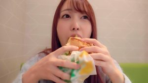 中出し部屋呑みドキュメント 可愛さと美しさの黄金比 弥生みづき