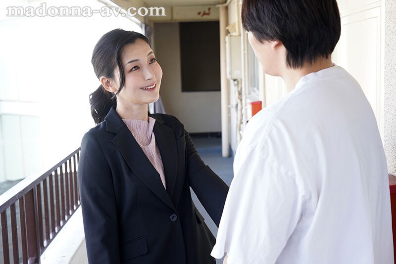 出張で泊まりに来た叔母と同居生活 無防備すぎる仕事終わり蒸れた肉感パンスト姿に僕は理性を狂わされて…。 吉永塔子